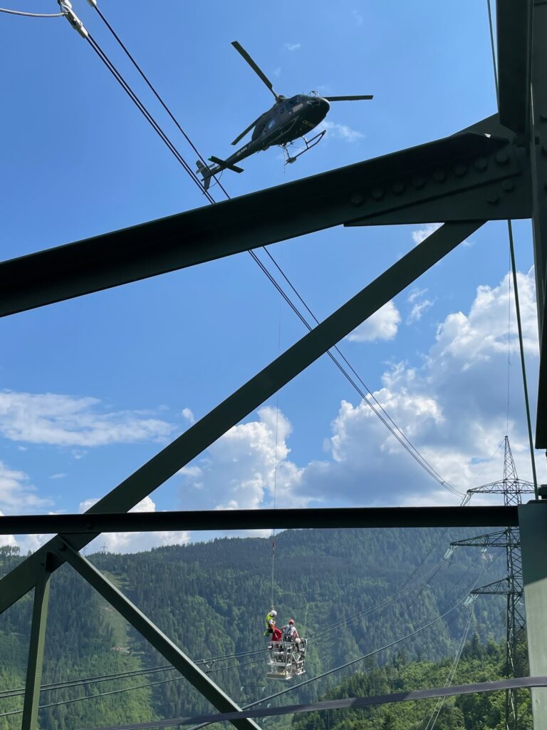 Heli Austria als erster Betreiber bei Rettungsübung mit C-Team Leitungsbau und BERGSTATT 2023