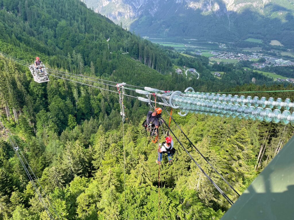 C-Team Leitungsbau und BERGSTATT zusammen bei Rettungsübung von 380 kV Leitung in Salzburg